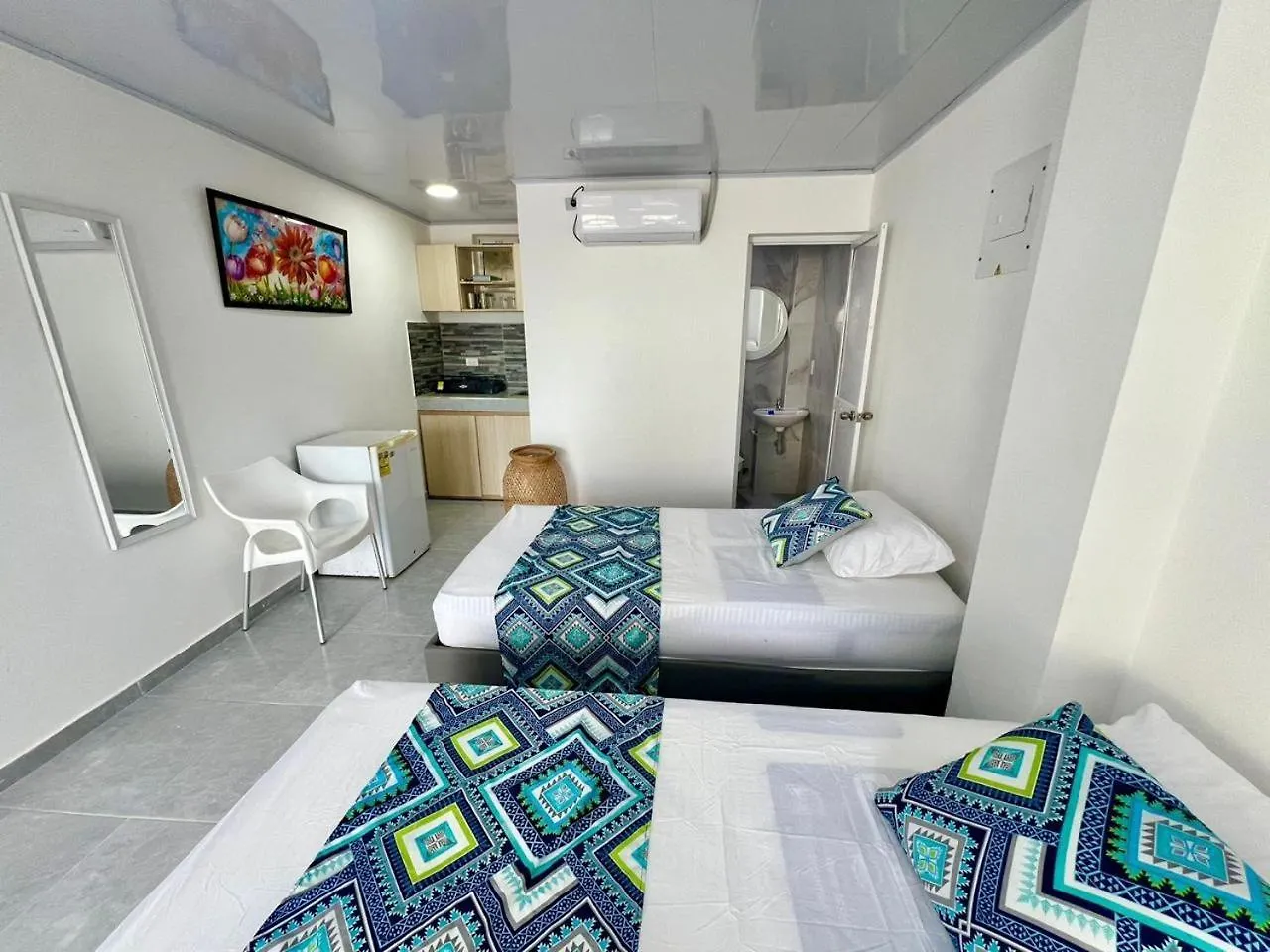 Limsor Town Apartaestudios San Andres  Colombia
